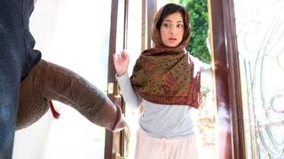 дама ведется на большой черный ялдак и кувыркается с негром в гостиной